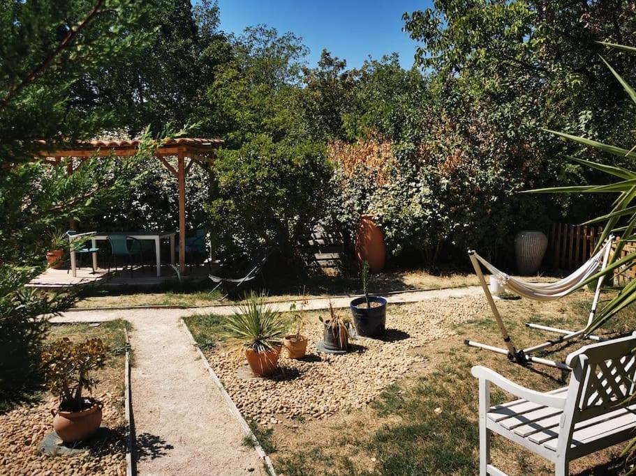 Entre Ventoux Et Luberon, Appartement Dans Maison. Malemort-du-Comtat Exteriér fotografie